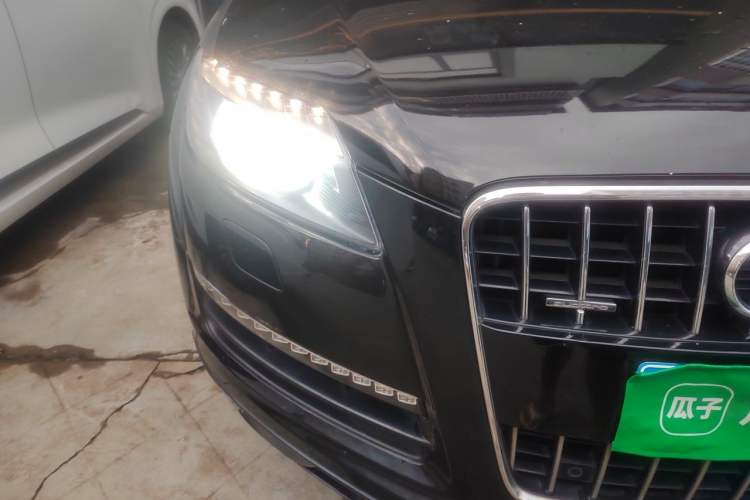 Used Audi Q7 2012 3.0 TFSI Comfort Model (200kW) Right Front Headlight