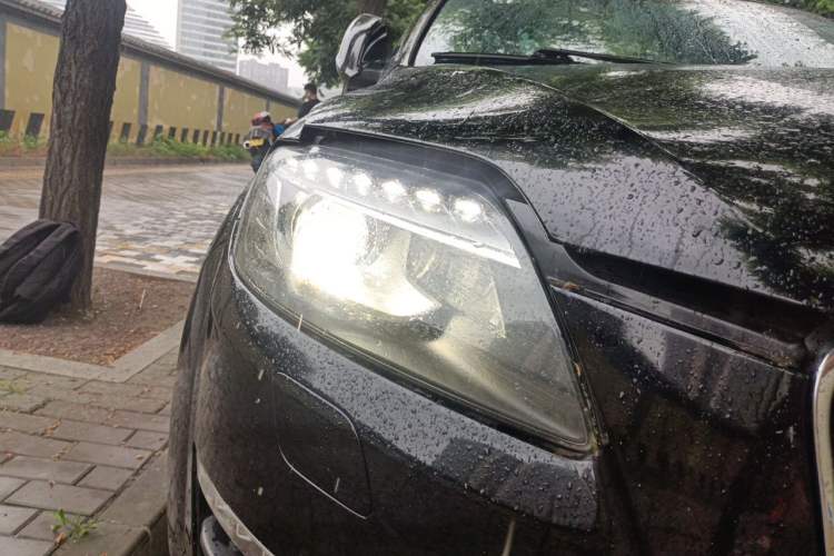 Used Audi Q7 2012 3.0 TFSI Ambition (200kW) Right Front Headlight