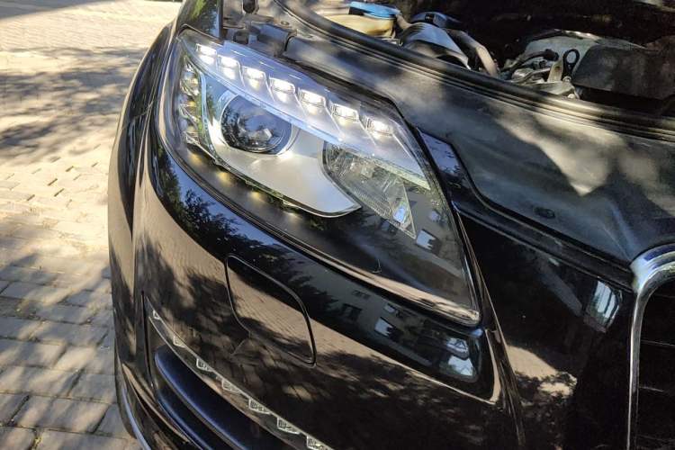Used Audi Q7 2012 3.0 TFSI Ambition (200kW) Right Front Headlight