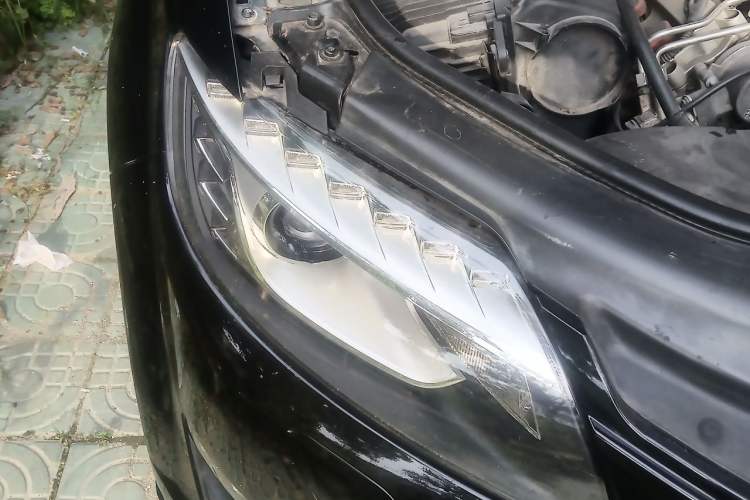 Used Audi Q7 2012 3.0 TFSI Comfort Model (200kW) Right Front Headlight