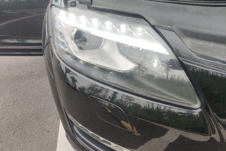 Used Audi Q7 2012 3.0 TDI Leading Model Right Front Headlight