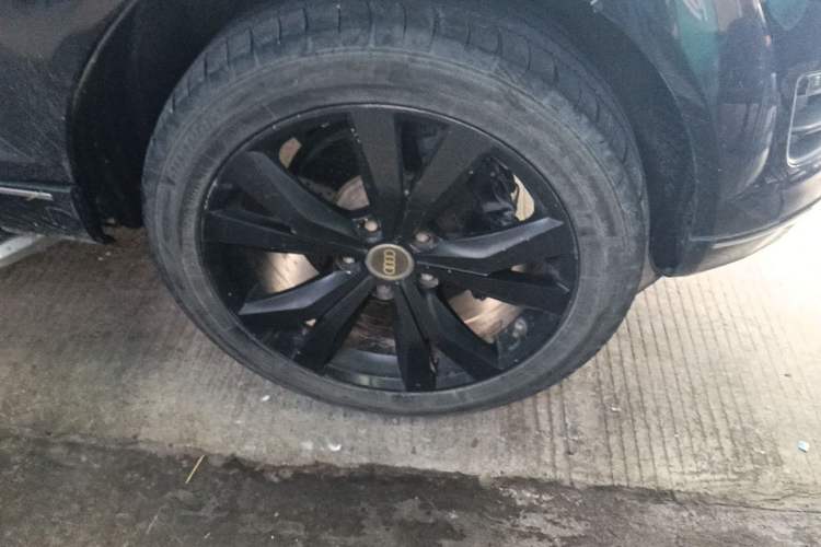 Used Audi Q7 2012 3.0 TFSI Technology Model (200kW) Right Front Wheel Hub