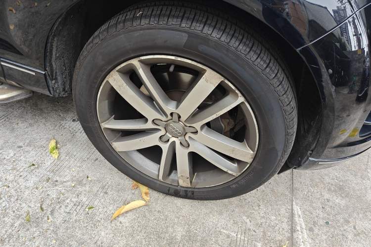 Used Audi Q7 2012 3.0 TFSI Exclusive Version (200kW) Right Front Wheel Hub