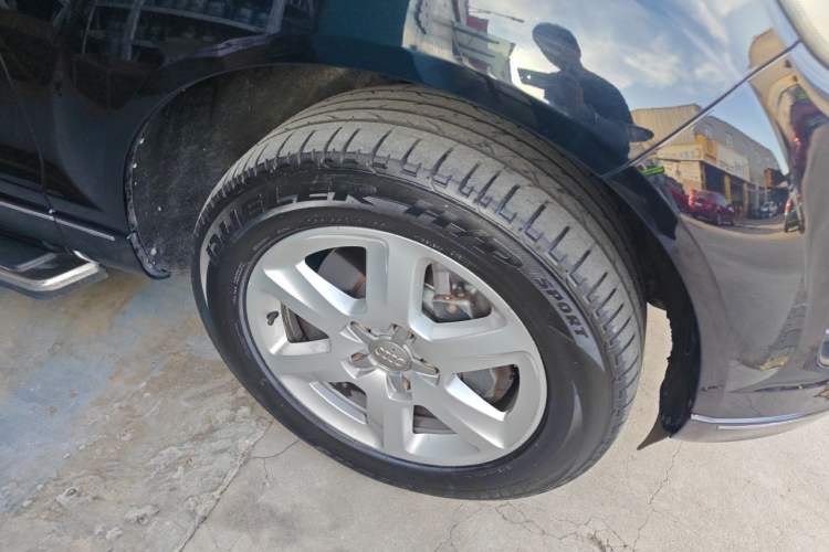 Used Audi Q7 2012 3.0 TFSI Technology Model (200kW) Right Front Wheel Hub