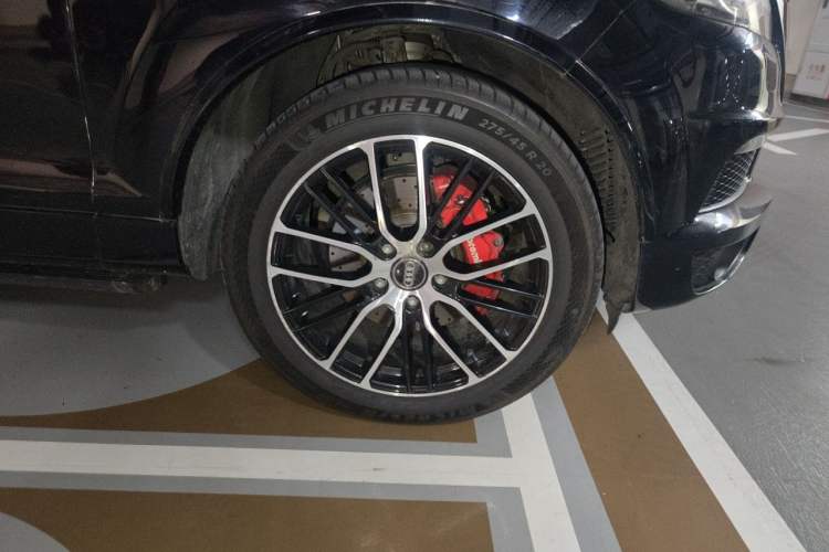 Used Audi Q7 2012 3.0 TFSI Comfort Model (200kW) Right Front Wheel Hub