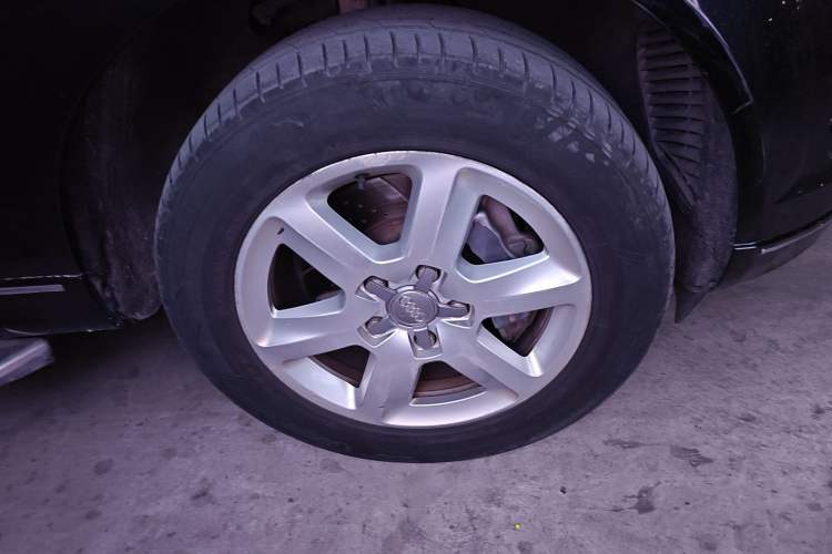 Used Audi Q7 2012 3.0 TFSI Technology Model (200kW) Right Front Wheel Hub