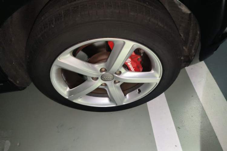 Used Audi Q7 2012 3.0 TFSI Technology Model (200kW) Right Front Wheel Hub