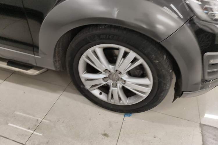 Used Audi Q7 2012 3.0 TFSI Comfort Model (200kW) Right Front Wheel Hub