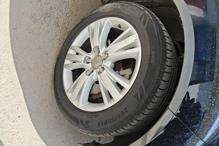 Used Audi Q7 2012 3.0 TFSI Comfort Model (200kW) Right Front Wheel Hub