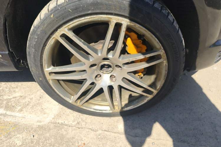 Used Audi Q7 2012 3.0 TDI Leading Model Right Front Wheel Hub