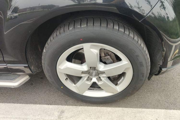 Used Audi Q7 2012 3.0 TDI Leading Model Right Front Wheel Hub