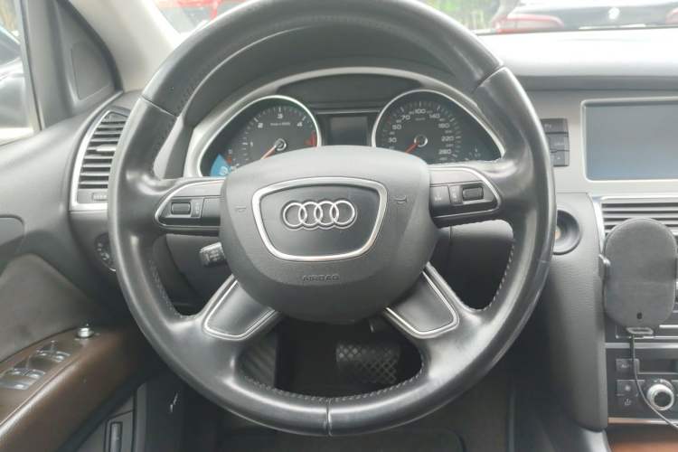 Used Audi Q7 2012 3.0 TDI Leading Model Steering Wheel