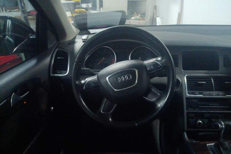 Used Audi Q7 2012 3.0 TFSI Technology Model (200kW) Steering Wheel