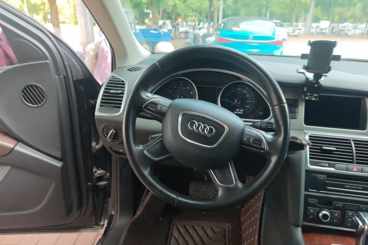 Used Audi Q7  Steering Wheel