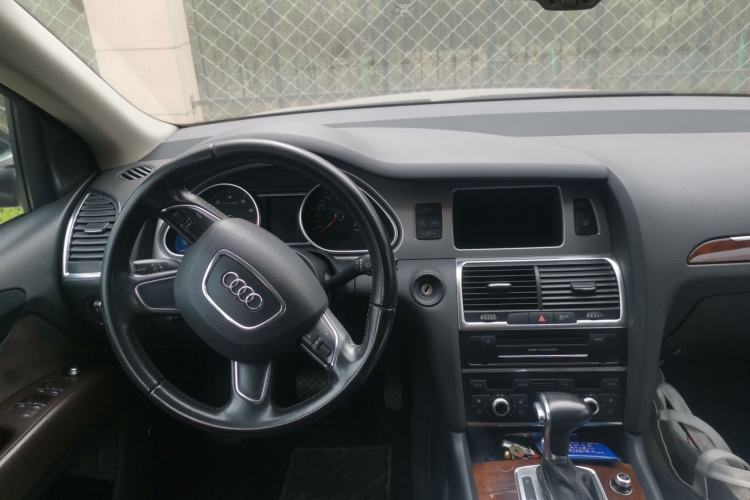 Used Audi Q7 2012 3.0 TFSI quattro (200kW) Technology Edition Steering Wheel