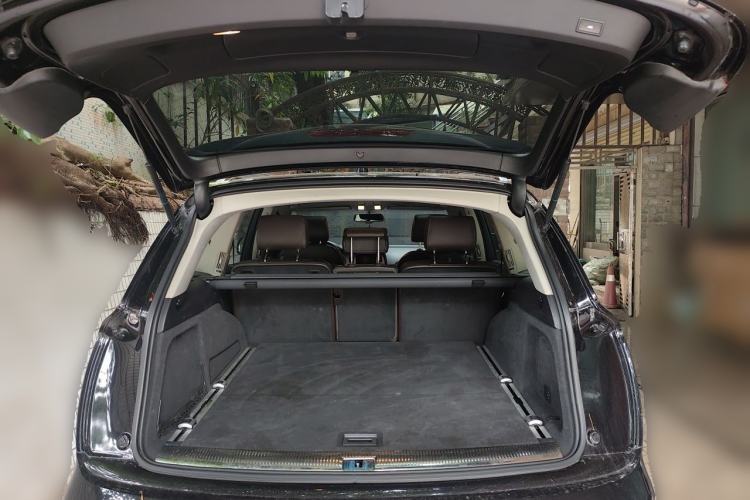 Used Audi Q7 2012 3.0 TFSI Comfort Model (245kW) Trunk