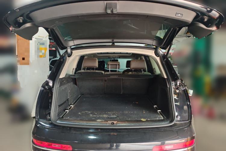 Used Audi Q7 2012 3.0 TFSI Technology (245kW) Trunk