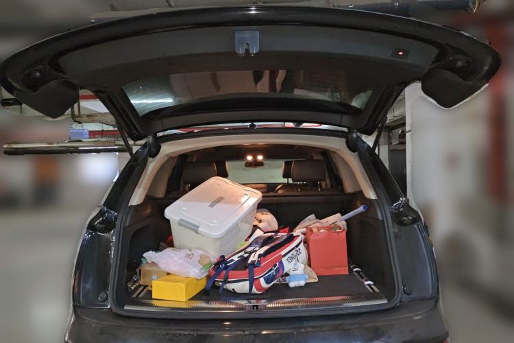 Used Audi Q7  Trunk