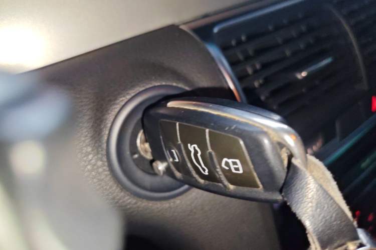 Used Audi Q7 2012 3.0 TFSI Technology Model (200kW) Vehicle Key
