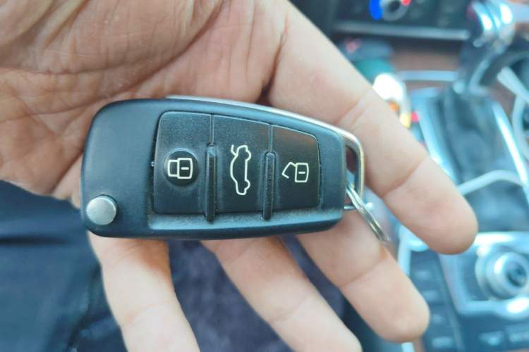 Used Audi Q7 2012 3.0 TFSI Comfort Model (200kW) Vehicle Key