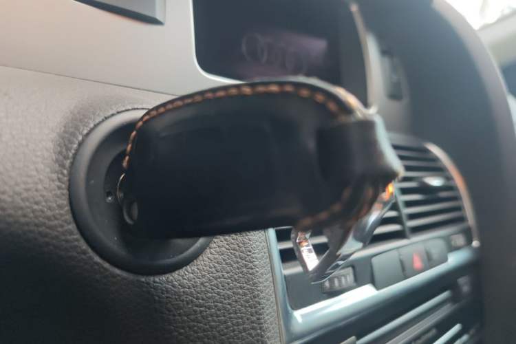 Used Audi Q7  Vehicle Key
