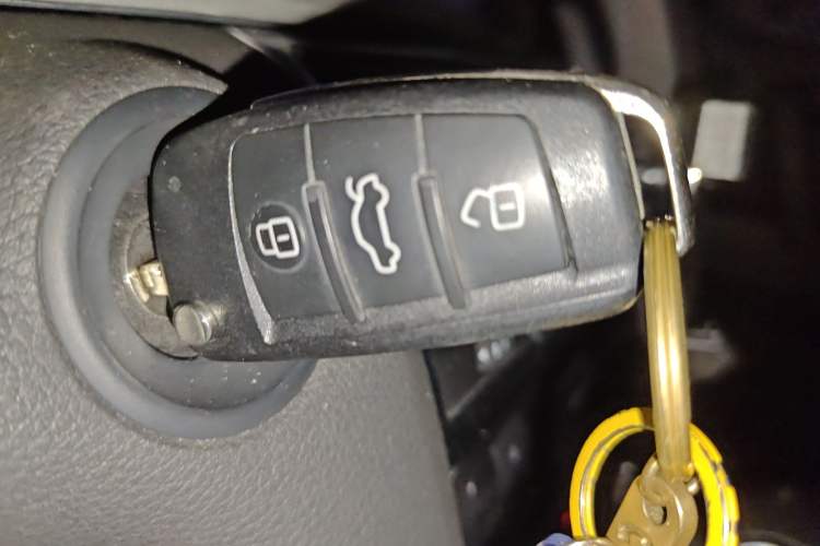 Used Audi Q7  Vehicle Key