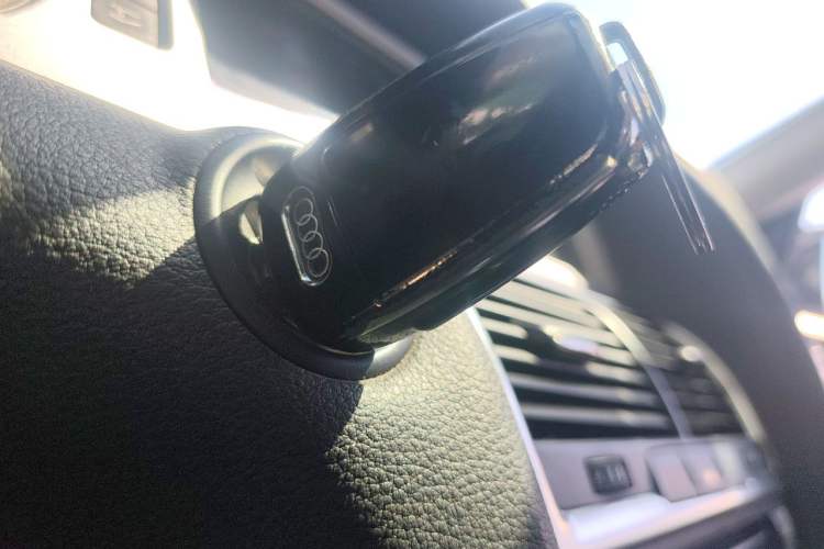 Used Audi Q7 2012 3.0 TDI Leading Model Vehicle Key