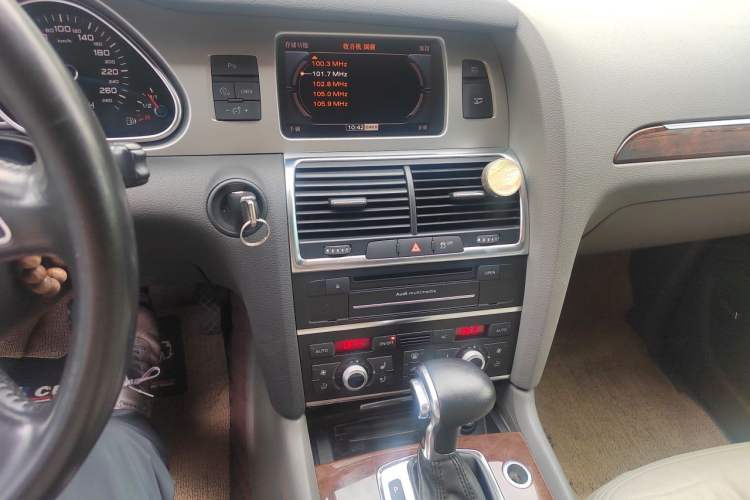 Used Audi Q7 2012 3.0 TFSI Technology Model (200kW) Audio And AC Panel