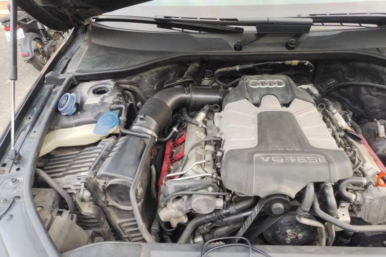 Used Audi Q7 2012 3.0 TFSI Technology Model (200kW) Engine Bay Right