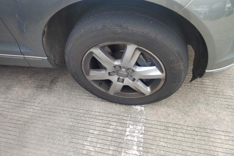 Used Audi Q7 2012 3.0 TFSI Technology Model (200kW) Right Front Wheel Hub