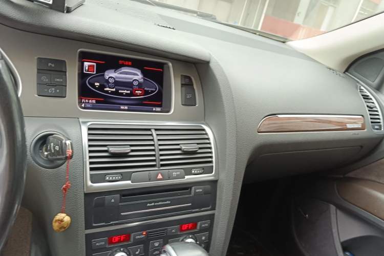 Used Audi Q7 2012 3.0 TDI Leading Model Audio And AC Panel
