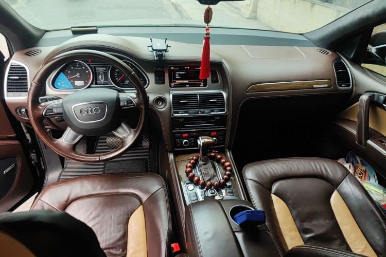 Used Audi Q7 2012 3.0 TFSI Exclusive Version (200kW) Center Console