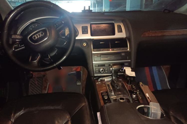 Used Audi Q7 2012 3.0 TFSI Ambition (200kW) Center Console