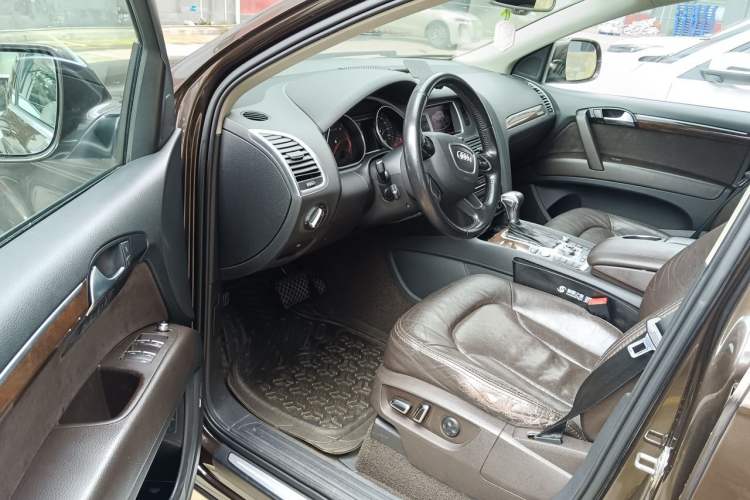 Used Audi Q7 2012 3.0 TDI Leading Model Driver Seat