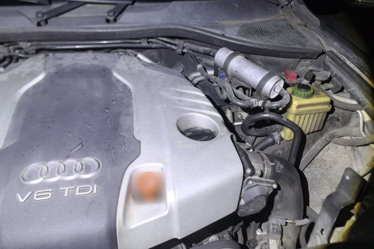 Used Audi Q7 2012 3.0 TDI Leading Model Engine Bay Left