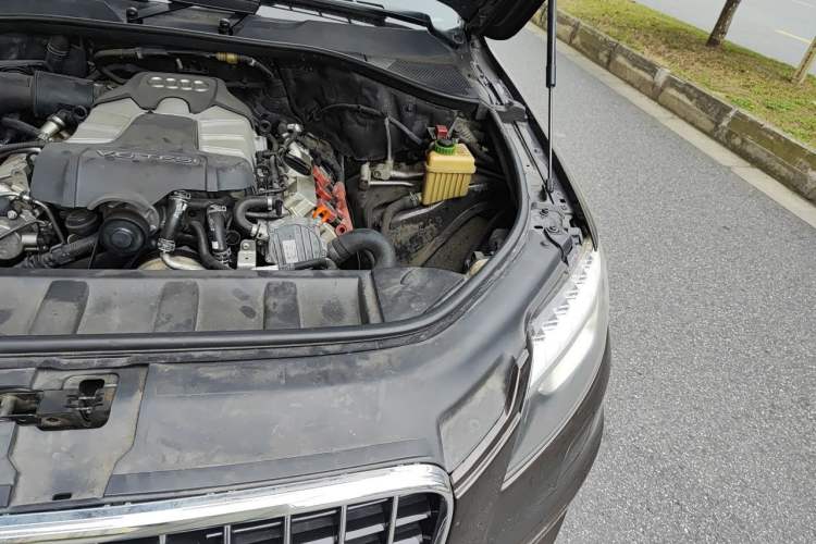 Used Audi Q7 2012 3.0 TFSI Exclusive Version (200kW) Engine Bay Left