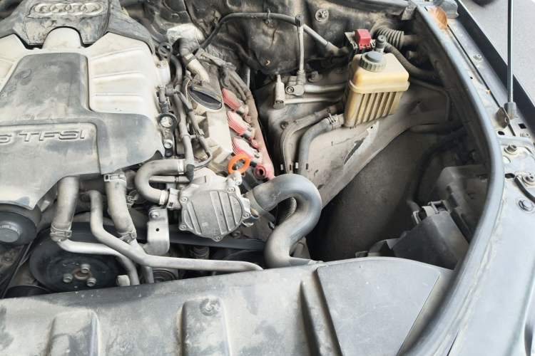 Used Audi Q7 2012 3.0 TFSI Ambition (200kW) Engine Bay Left
