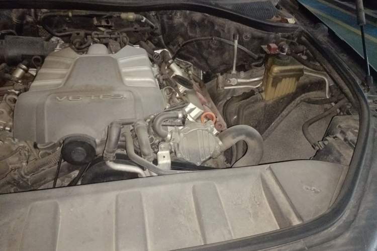 Used Audi Q7 2012 3.0 TFSI Ambition (200kW) Engine Bay Left