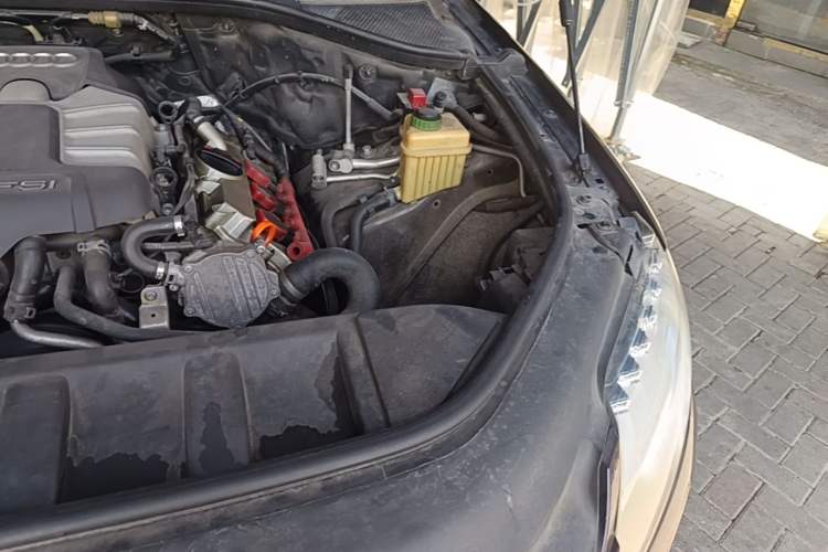 Used Audi Q7 2012 3.0 TFSI Comfort Model (200kW) Engine Bay Left