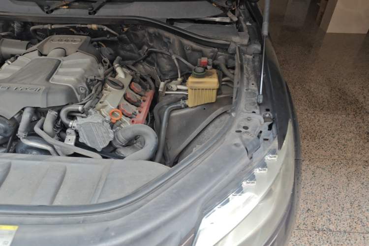Used Audi Q7 2012 3.0 TFSI Technology Model (200kW) Engine Bay Left