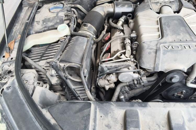 Used Audi Q7 2012 3.0 TFSI Ambition (200kW) Engine Bay Right