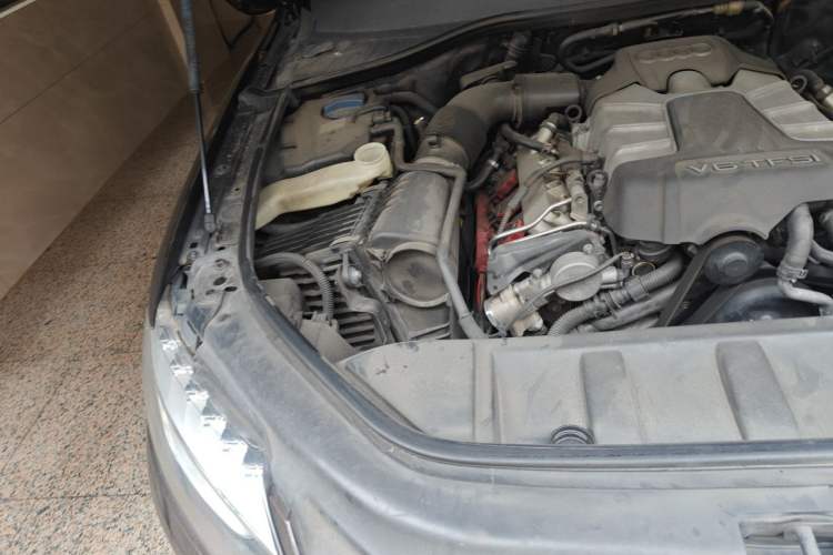 Used Audi Q7 2012 3.0 TFSI Technology Model (200kW) Engine Bay Right