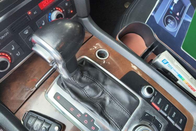 Used Audi Q7 2012 3.0 TFSI Ambition (200kW) Gear Lever