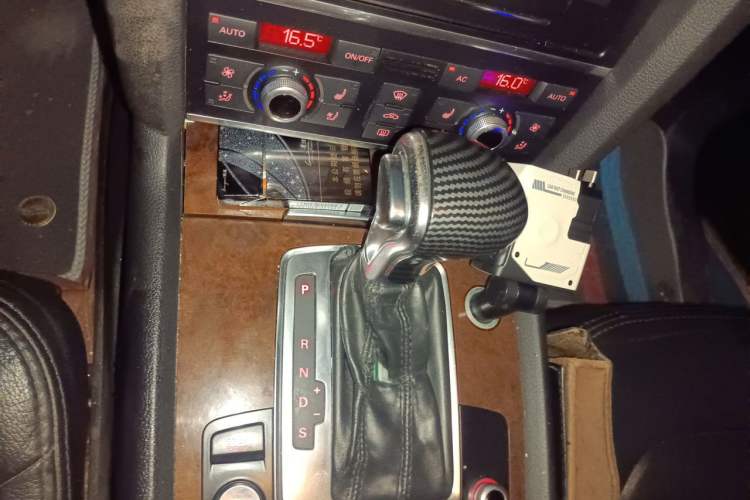 Used Audi Q7 2012 3.0 TFSI Ambition (200kW) Gear Lever