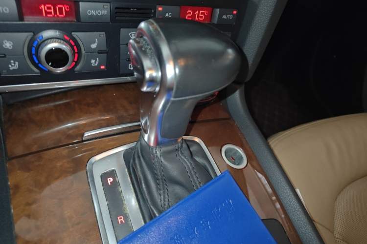 Used Audi Q7 2012 3.0 TFSI Technology Model (200kW) Gear Lever