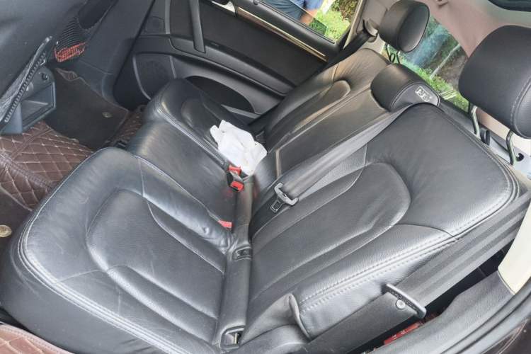 Used Audi Q7 2012 3.0 TFSI Ambition (200kW) Left Rear Seat