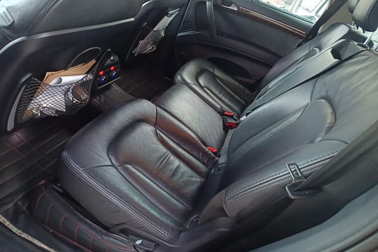 Used Audi Q7 2012 3.0 TFSI Comfort Model (200kW) Left Rear Seat