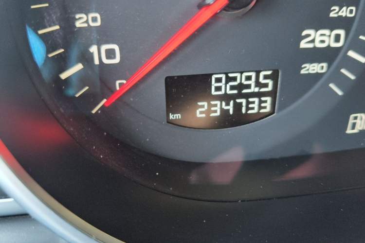 Used Audi Q7 2012 3.0 TFSI Ambition (200kW) Odometer Close Up