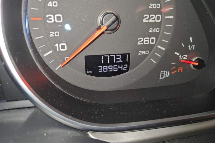 Used Audi Q7 2012 3.0 TFSI Technology Model (200kW) Odometer Close Up