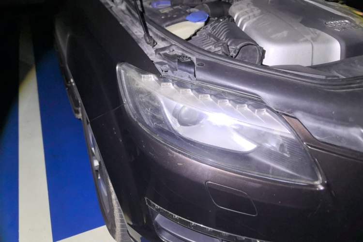 Used Audi Q7 2012 3.0 TDI Leading Model Right Front Headlight